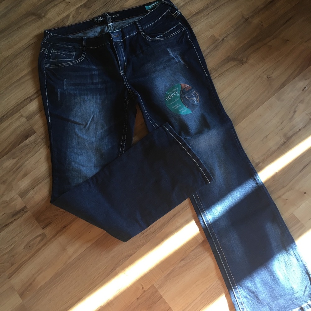 Plus size boot cut jeans !